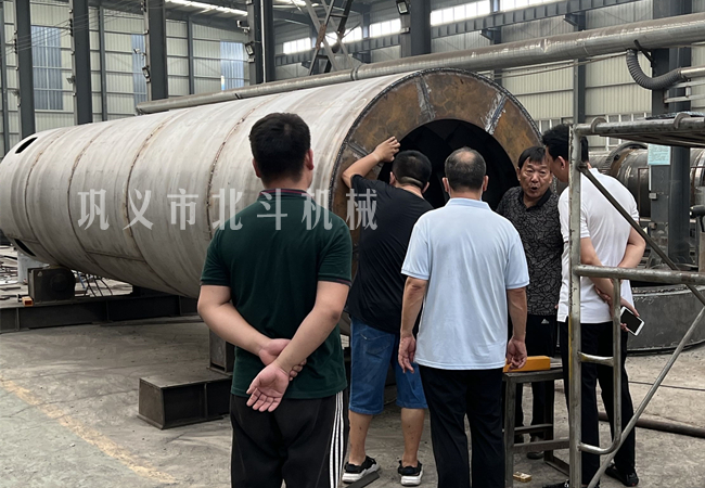 客户参观木材91蜜桃精品国产生产制造现场